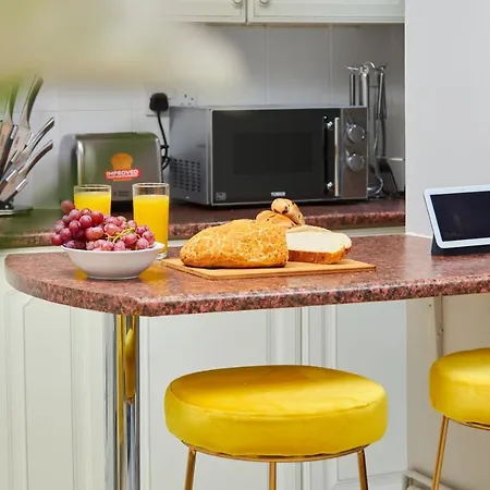 Stylish 2 Bed In Clifton - Garden *