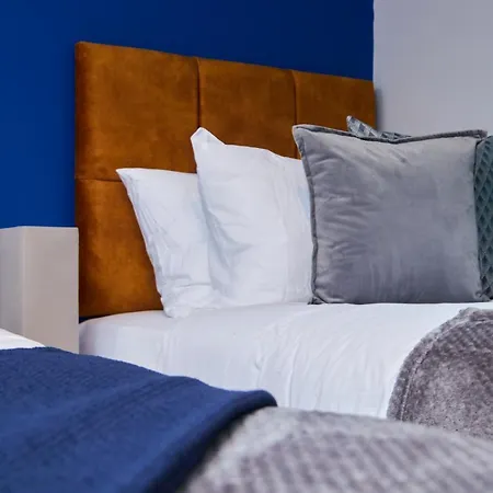 Stylish 2 Bed In Clifton - Garden